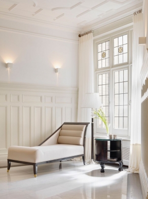 Casa Forma Luxury Interior Design Hallway Entrance Chaise Longue